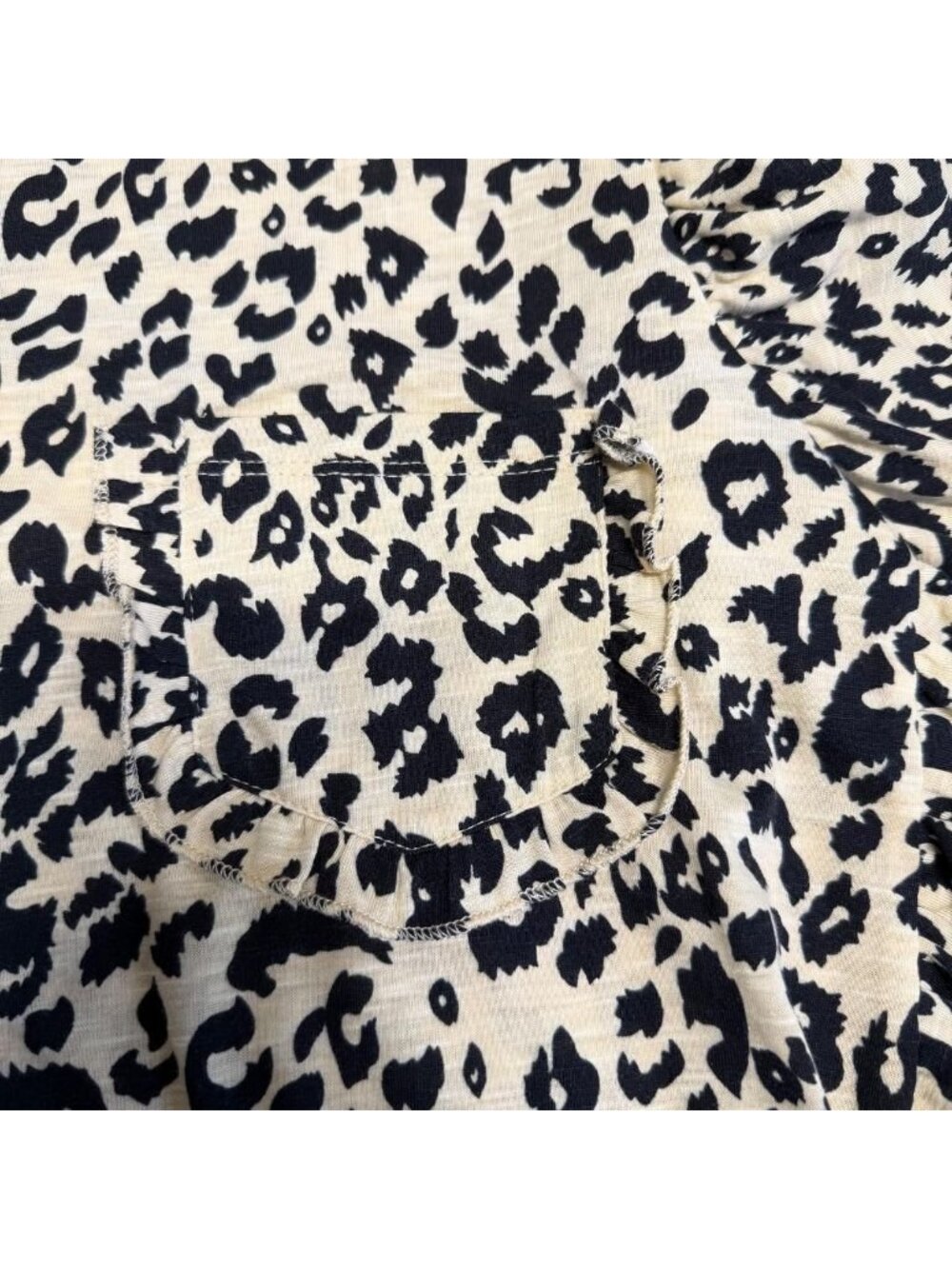 3/$20 Leopard Print Ruffled Flutter Sleeve Blouse Top Women's Small Summer - Picture 3 of 7